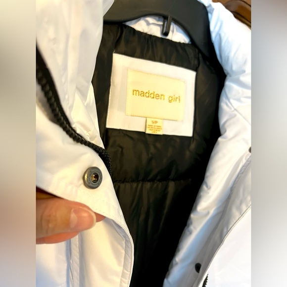 Madden Gilr Jackets & Coats, Faux- Fur Hood Long Parka Coat White, size S. - Picture 3 of 7